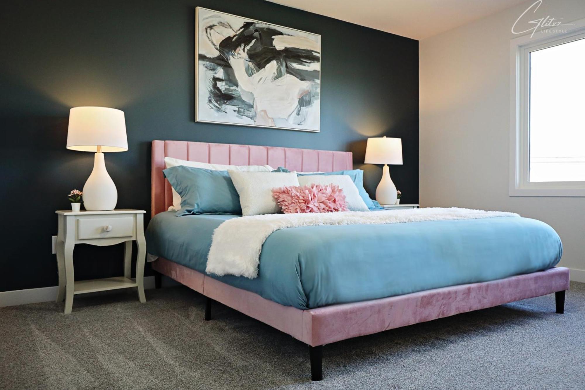 Beautiful 3 King Beds,Garage,Airport,Disney+ Edmonton Dış mekan fotoğraf