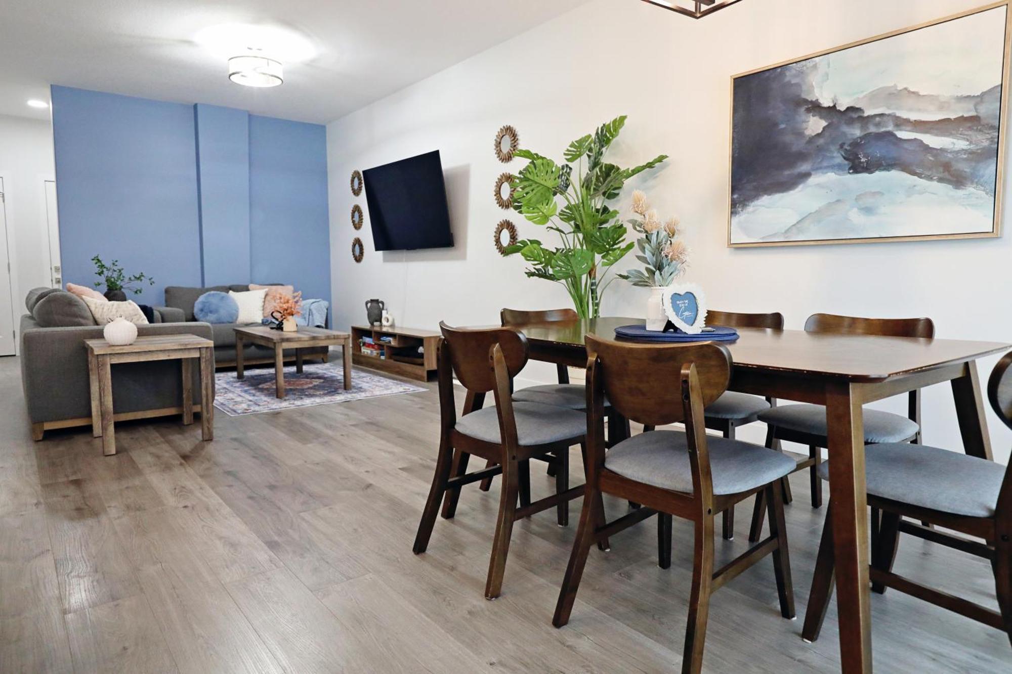 Beautiful 3 King Beds,Garage,Airport,Disney+ Edmonton Dış mekan fotoğraf