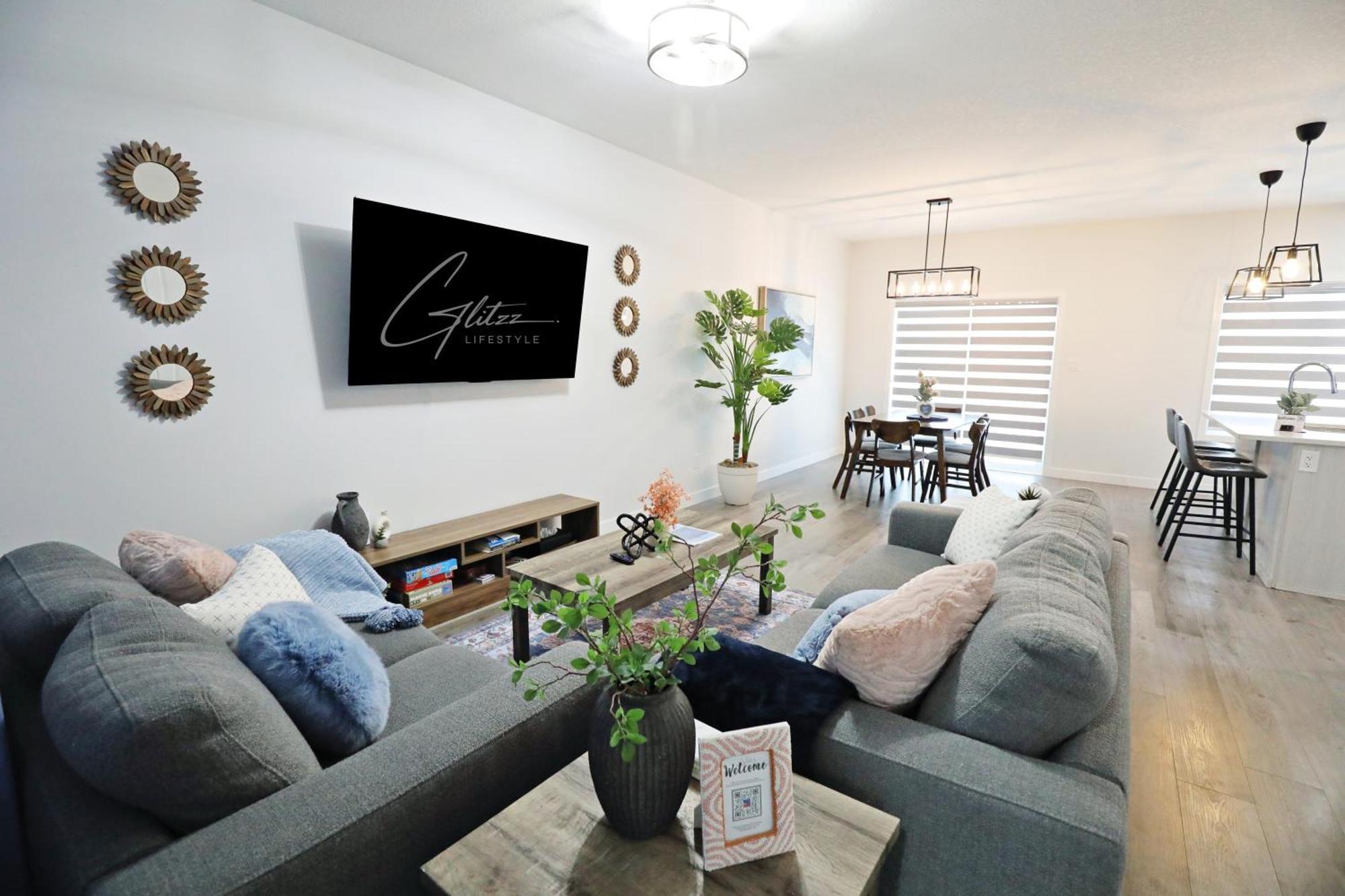 Beautiful 3 King Beds,Garage,Airport,Disney+ Edmonton Dış mekan fotoğraf